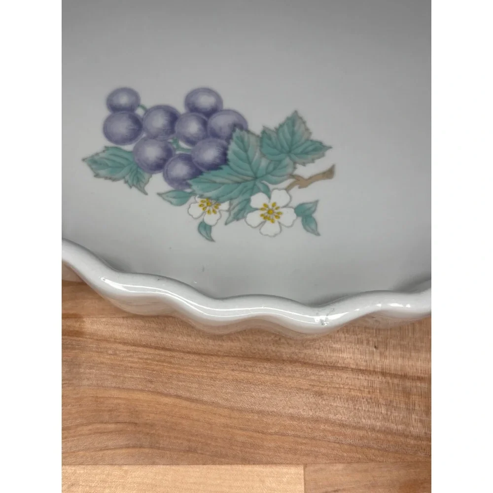 Kar Min Ceramic Quiche Tart Pan White Purple Grape Floral Fluted 9.5 Inch